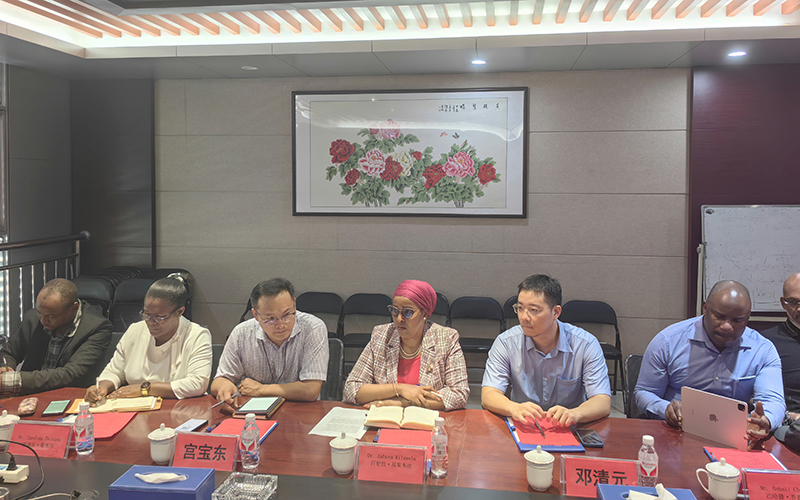 Director of Tanzania National Bureau of Standards Visited Snail Truck