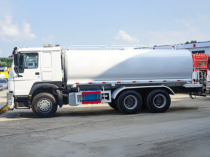 Used Howo 6x4 Water Tanker Truck China