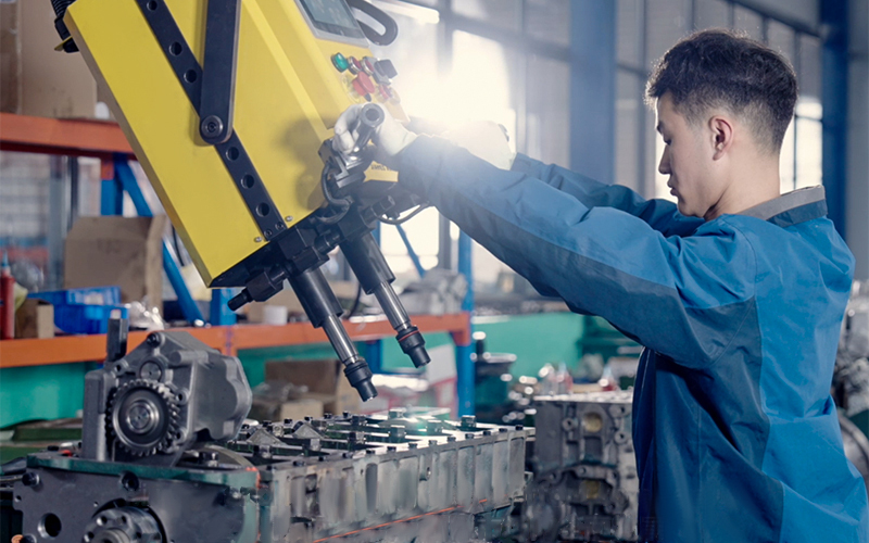 Maximize Value: The HOHAN Used Truck Remanufacturing Process