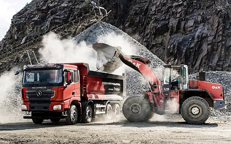 Are Used SHACMAN 8x4 Dump Trucks Suitable for African Mining Conditions?